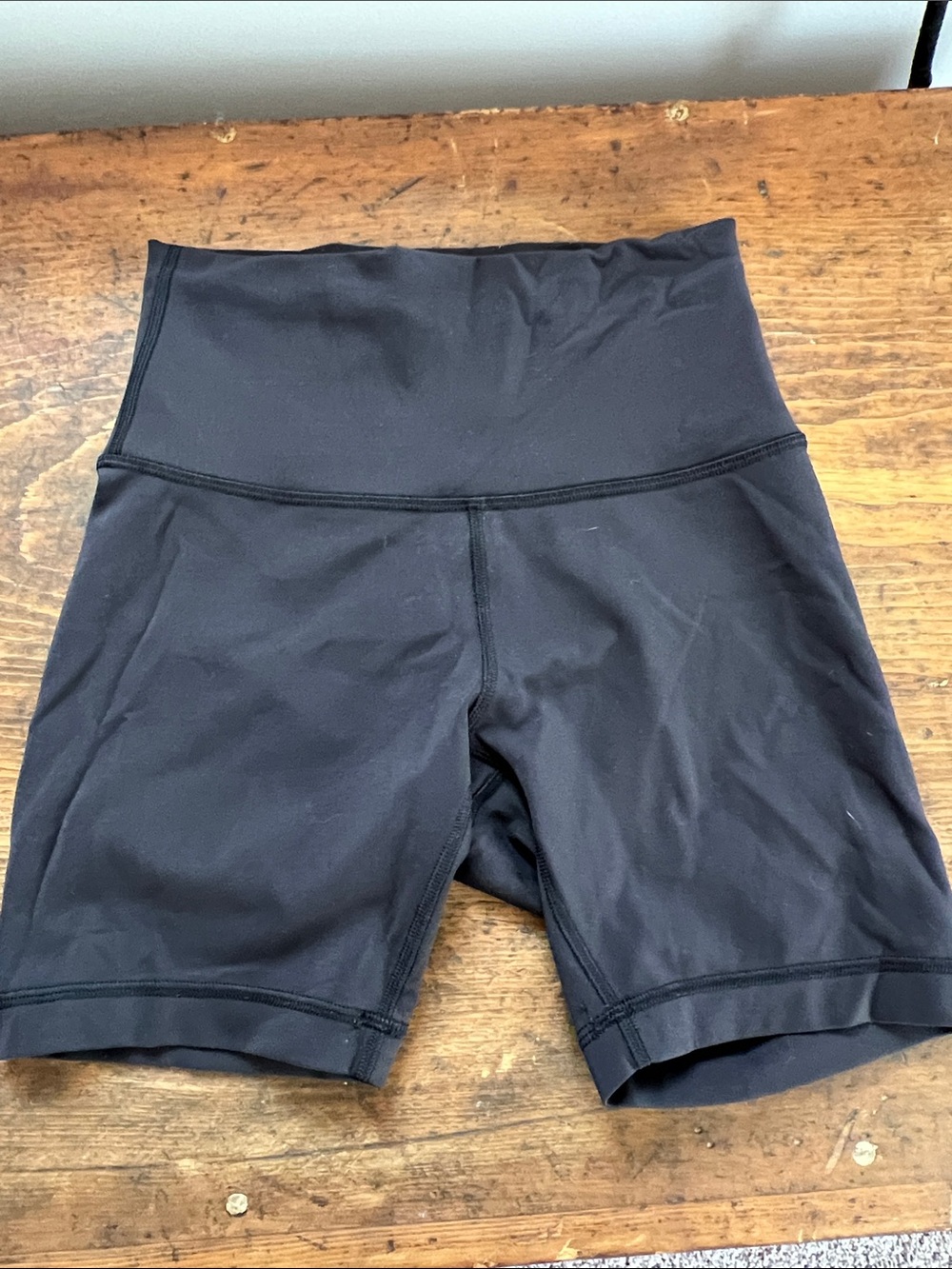 Lululemon size 4 high rise Wunder train
